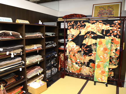 世田谷区で着物の他様々なモノの対応している着物買取店くらしのくら