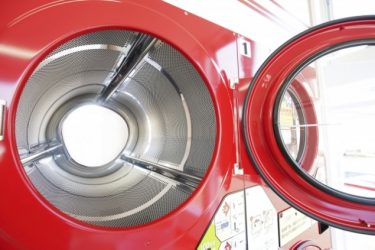 着物に食べ物や飲み物をこぼしてしまったときの対処【着物のクリーニング・お手入れ】